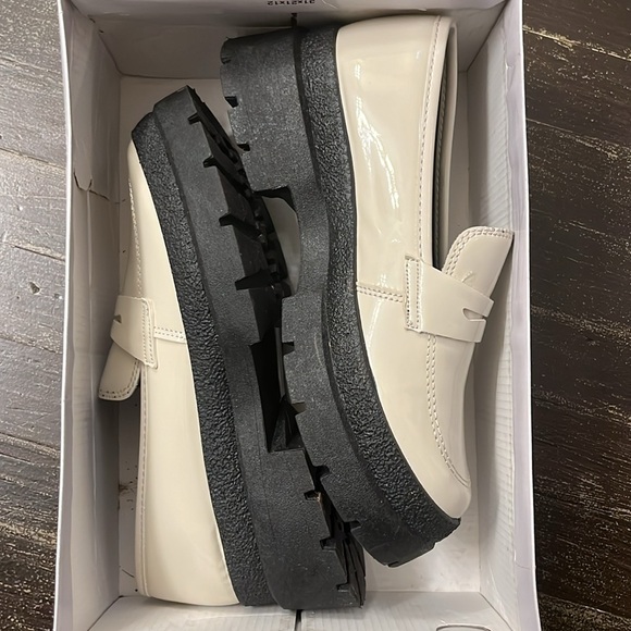 NWT Qupid Ivory Chunky Loafer - Picture 2 of 6